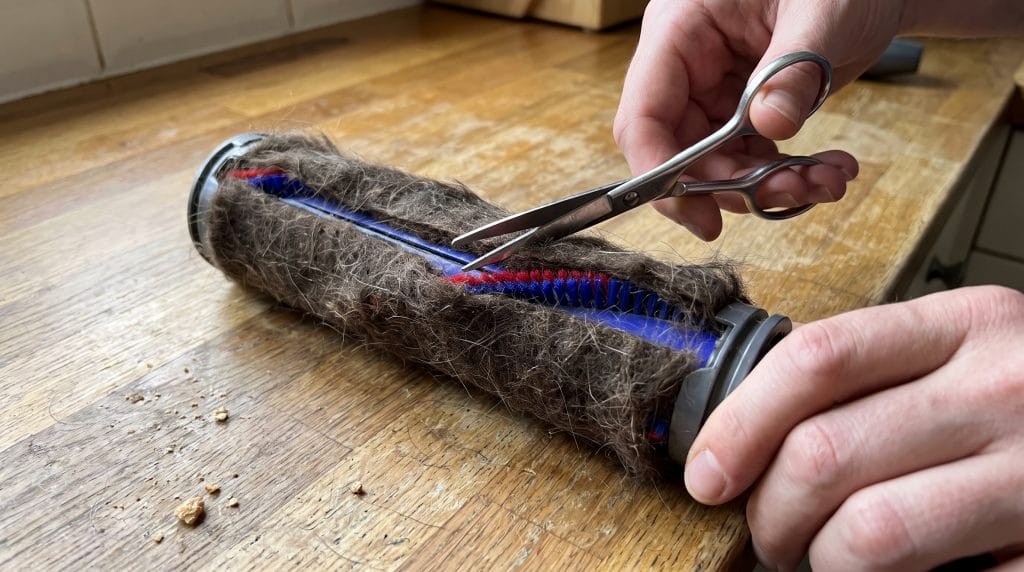 how to clean dog hair out of a Dyson roller brush